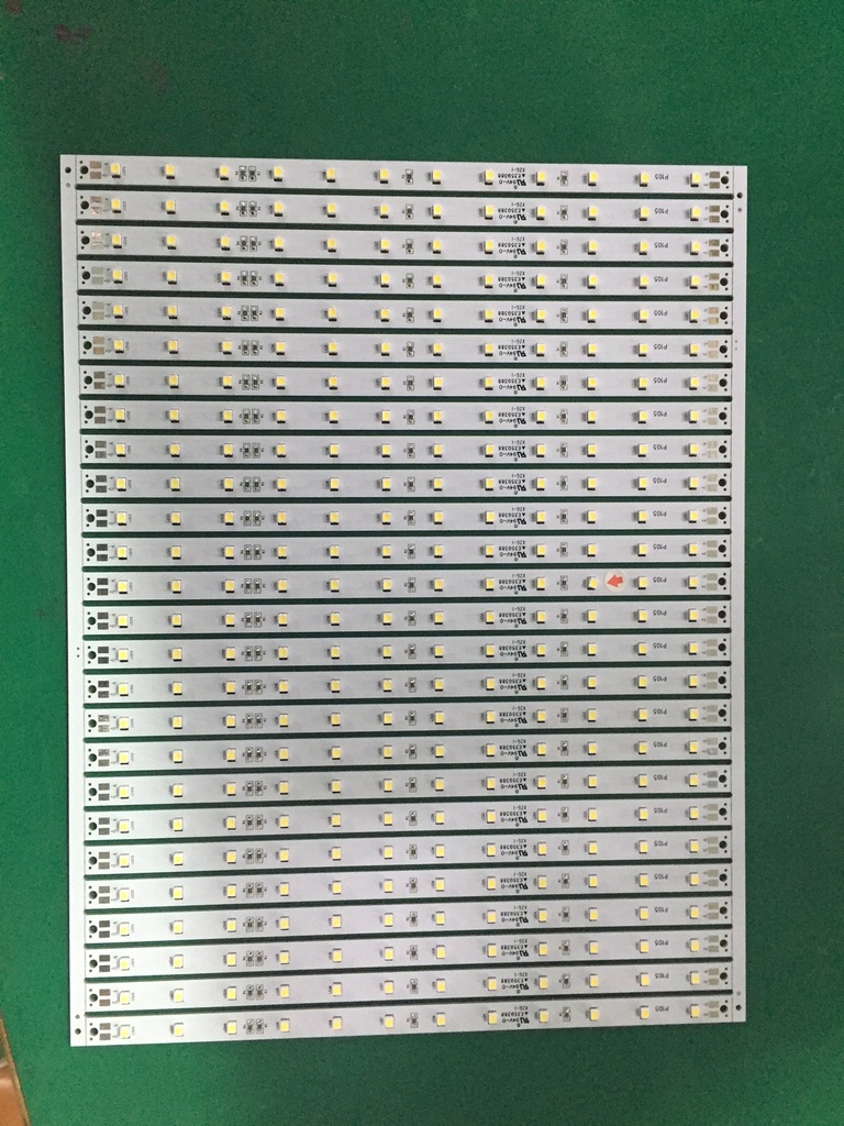 LED Strip Customized Size / Flexible Strip with External Cable (kopie)