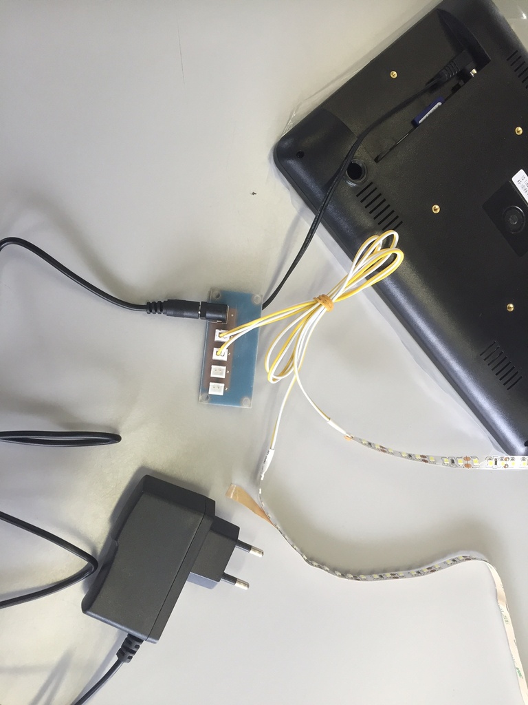 LED Strip Customized Size / Flexible Strip with External Cable (kopie)