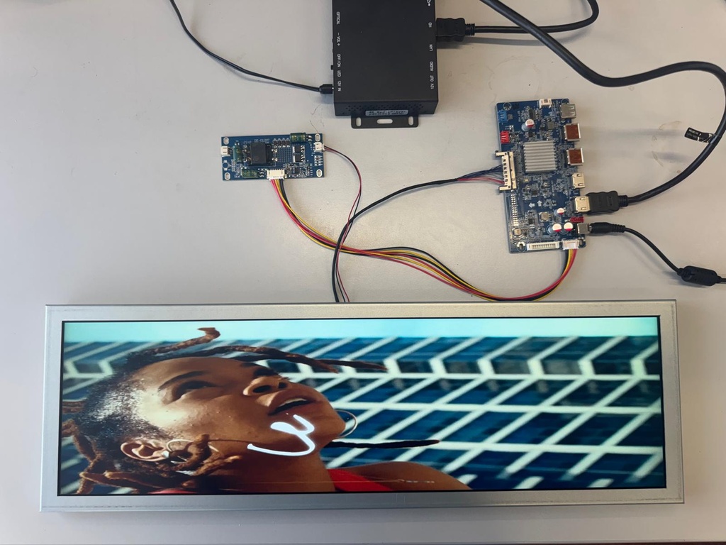 21.6inch Stretched LCD - HDMI IN monitor (components only)